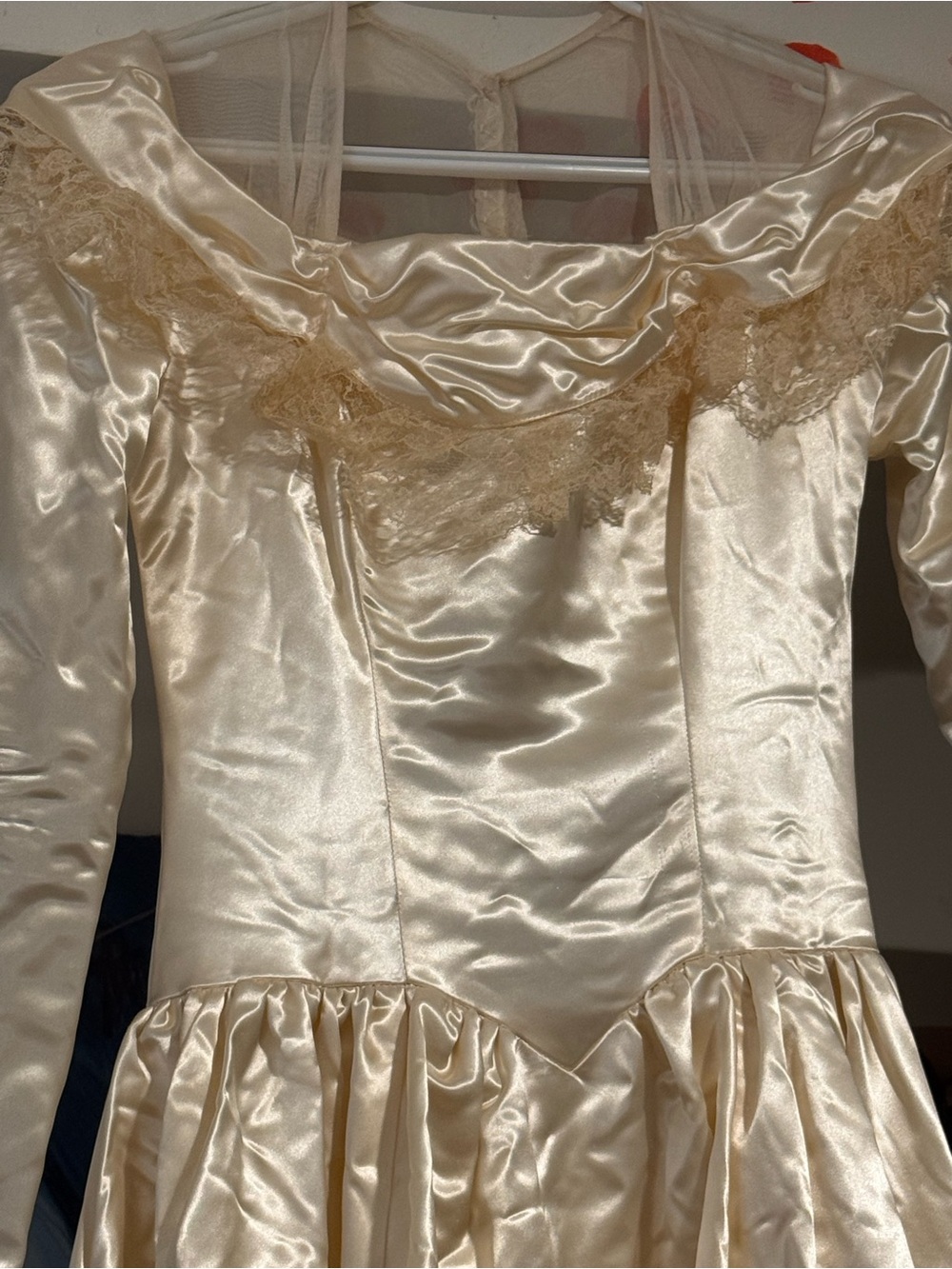 1930/40’s Ecru Ivory Satin Wedding Dress w/ Pearlized Floral Crown and Rosettes - Picture 9 of 14